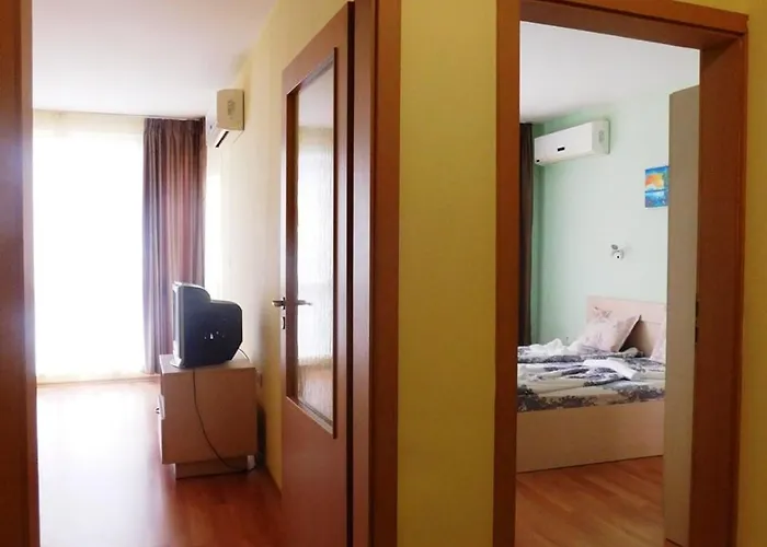 Darius Hstl 3* סאני ביץ'