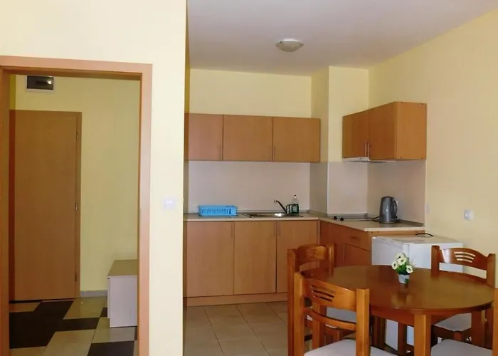 מלון Darius Hstl