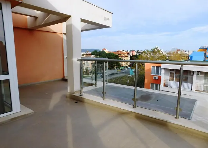 Darius Hstl מלון 3*