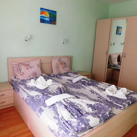 Darius Hstl サニービーチ